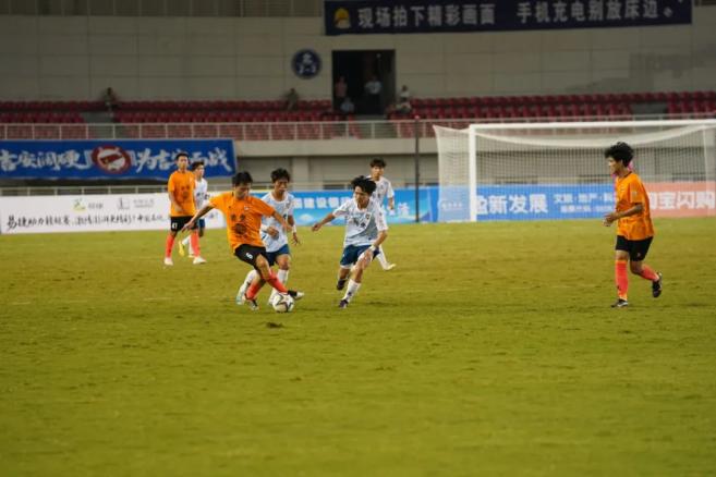 九游官网-客场作战球队表现不佳，吞下失利