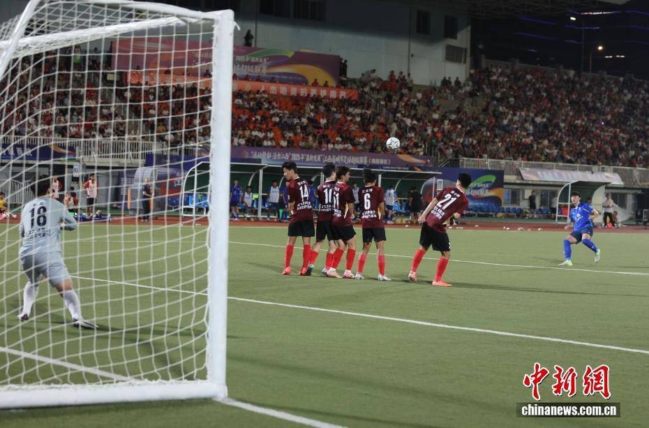 九游直播-火爆体育场上的比赛，观众热情高涨