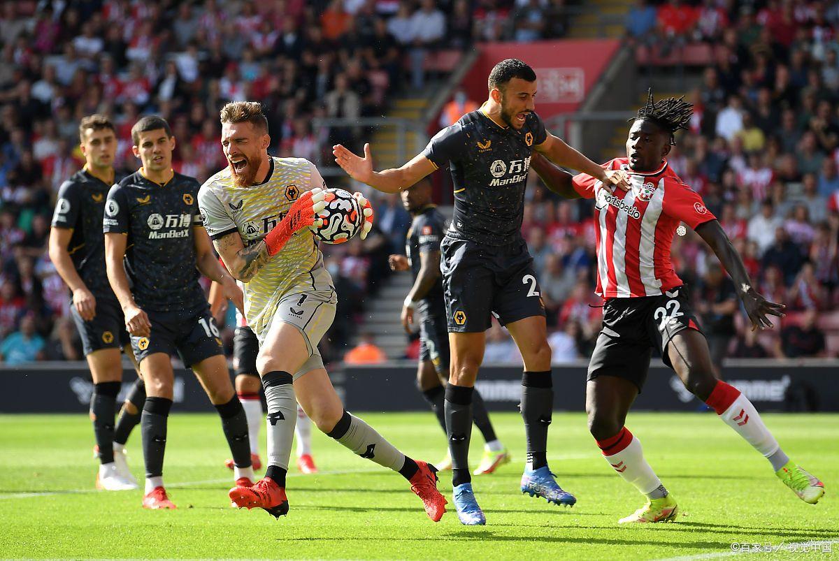 包含凯泽斯劳滕在最新比赛中领先对手的词条